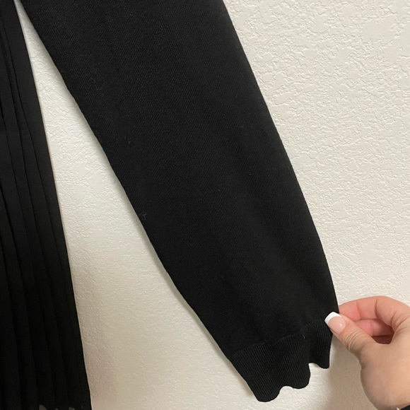 Adrianna Papell Solid Black Long Sleeve Button-Up
Blouse, Size Small - Picture 4 of 15